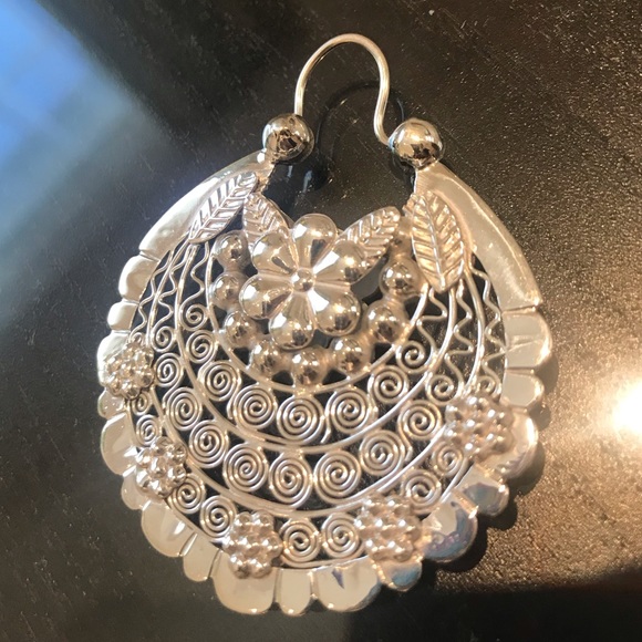 Jewelry - Filigree .925 silver earrings